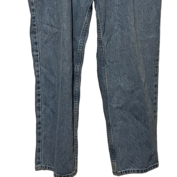 L.L. Bean Men's Relaxed Jeans - Blue Light Wash - Picture 2 of 12